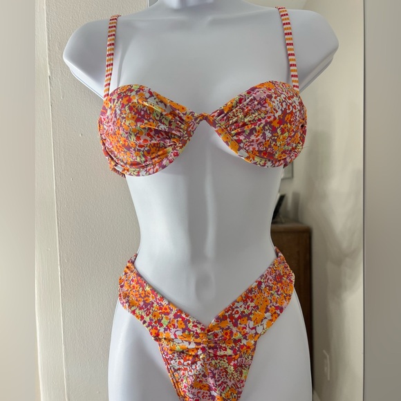 Floral Print Bandeau Underwire Ruched Bikini Set - Picture 2 of 9